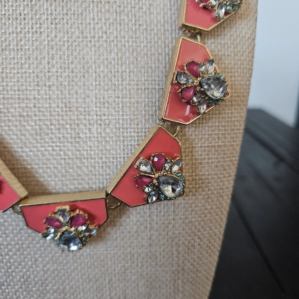 Bauble Bar Elegant Gold and Coral Pink Statement Necklace Chunky Rhinestone